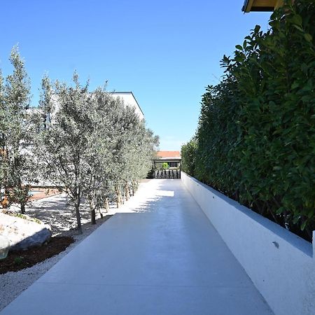 Villa Suncica With Heated Pool, Jacuzzi And Bikes Near Zadar Sukošan 外观 照片