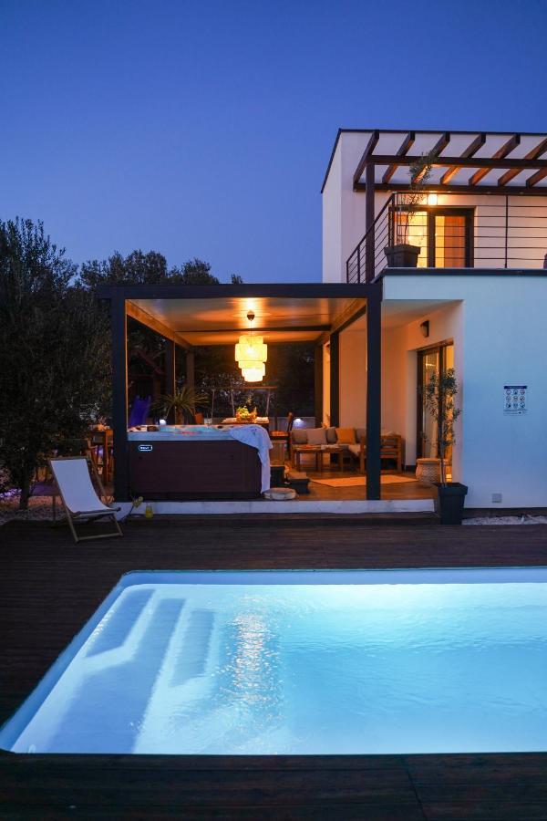 Villa Suncica With Heated Pool, Jacuzzi And Bikes Near Zadar Sukošan 外观 照片
