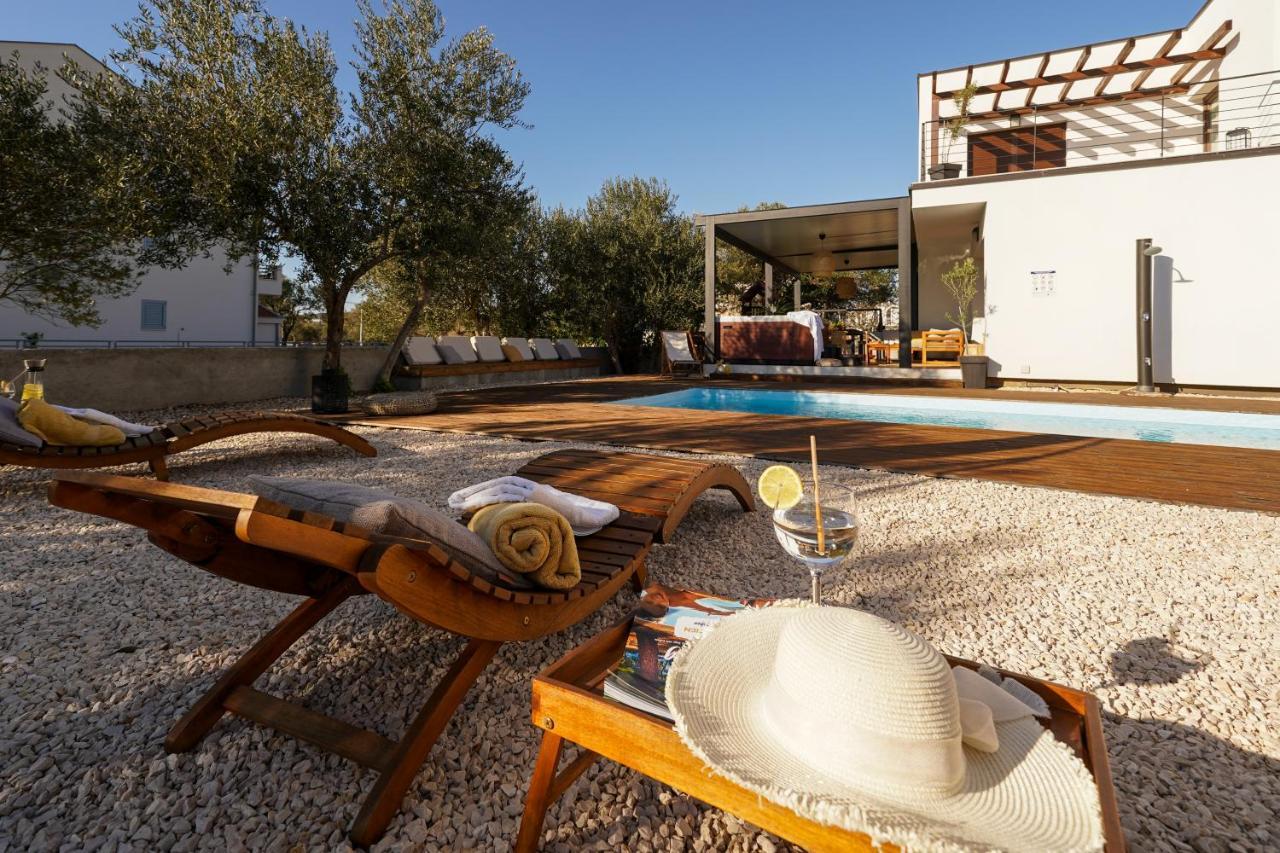 Villa Suncica With Heated Pool, Jacuzzi And Bikes Near Zadar Sukošan 外观 照片