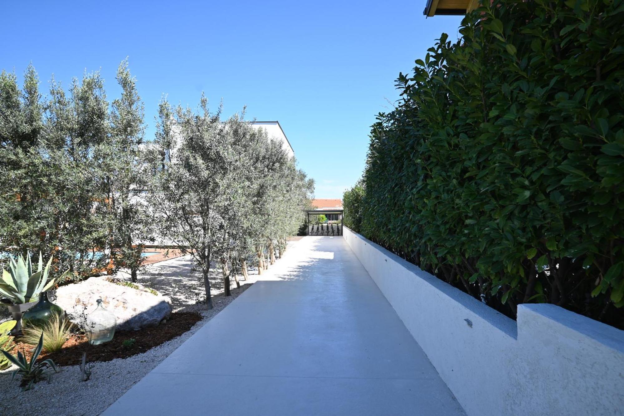 Villa Suncica With Heated Pool, Jacuzzi And Bikes Near Zadar Sukošan 外观 照片