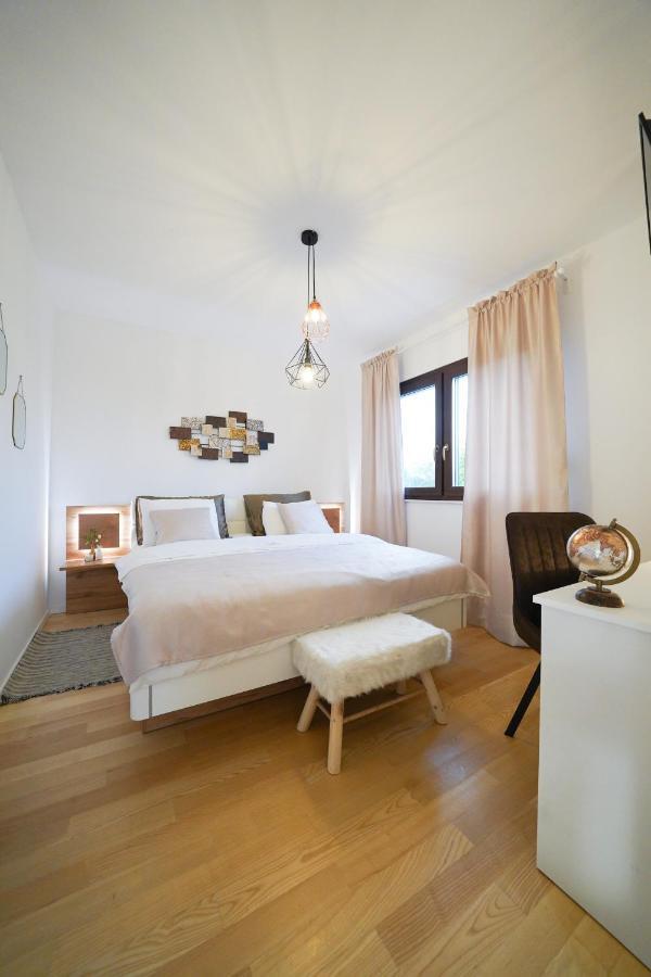 Villa Suncica With Heated Pool, Jacuzzi And Bikes Near Zadar Sukošan 外观 照片