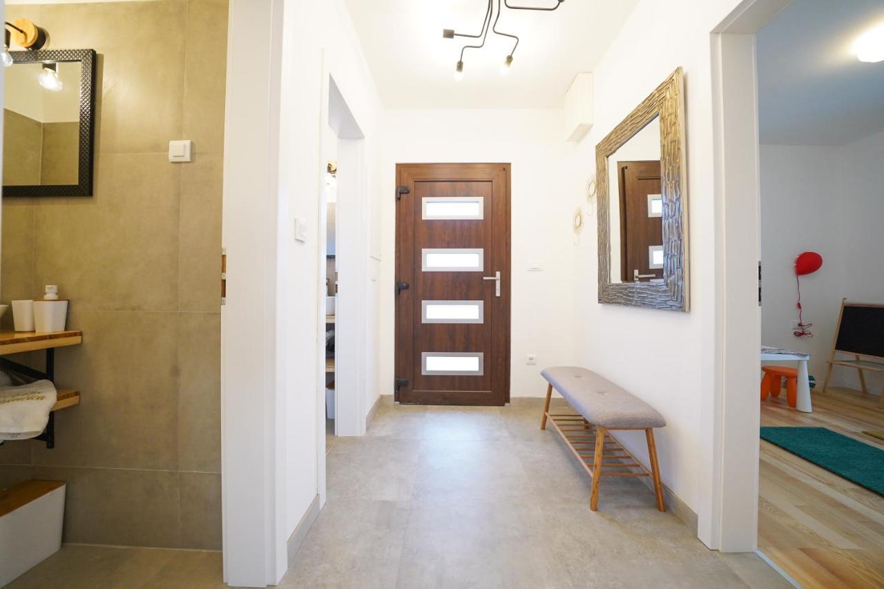 Villa Suncica With Heated Pool, Jacuzzi And Bikes Near Zadar Sukošan 外观 照片