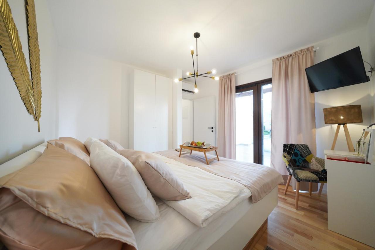 Villa Suncica With Heated Pool, Jacuzzi And Bikes Near Zadar Sukošan 外观 照片